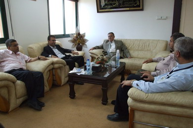 Secretary of the Forum for Palestinian Doctors in Europe Visits IUG